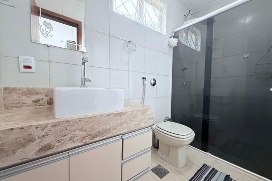 Casa à venda com 3 quartos, 210m² em Castelo, Belo Horizonte