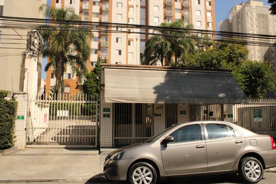Fachada de apartamento à venda com 2 quartos, 52m² em Cambuci, São Paulo