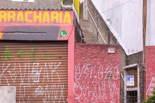 Fachada de casa para alugar com 1 quarto, 70m² em Cidade Júlia, São Paulo