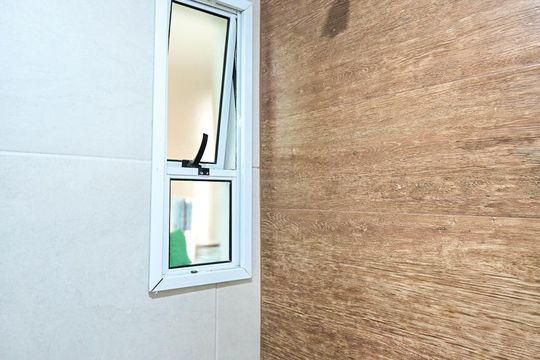 Chuveiro do Banheiro  de apartamento à venda com 3 quartos, 57m² em Jardim Nadir, São Paulo