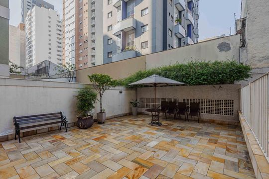 Piscina de apartamento à venda com 2 quartos, 66m² em Pinheiros, São Paulo