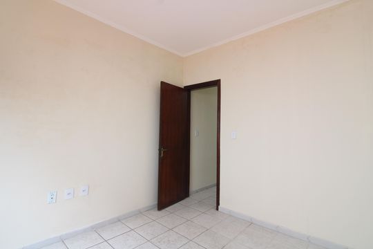Quarto 2 casa 2 de casa para alugar com 4 quartos, 262m² em Jardim Danfer, São Paulo
