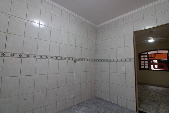 Cozinha casa 1 de casa para alugar com 4 quartos, 262m² em Jardim Danfer, São Paulo