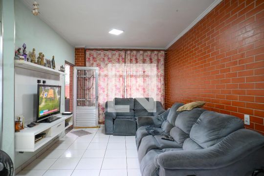 Casa à venda com 5 quartos, 225m² em Vila Conde do Pinhal, São Paulo