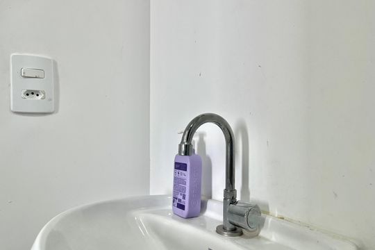 Banheiro da Suíte de apartamento à venda com 1 quarto, 29m² em Jardim Itacolomi, São Paulo