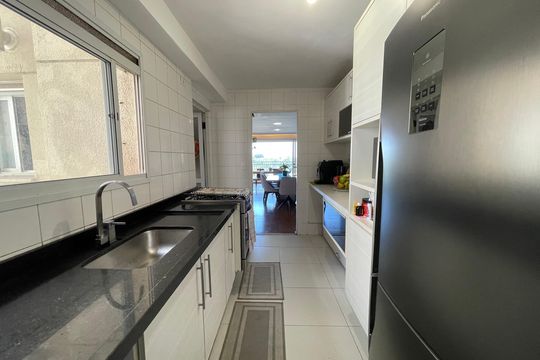 Cozinha de apartamento à venda com 4 quartos, 134m² em Jardim Olympia, São Paulo