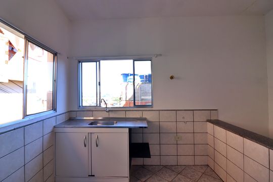 Sala/Cozinha de casa para alugar com 1 quarto, 45m² em Ferrazópolis, São Bernardo do Campo