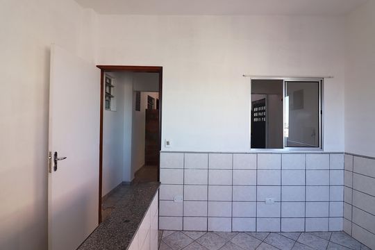 Sala/Cozinha de casa para alugar com 1 quarto, 45m² em Ferrazópolis, São Bernardo do Campo