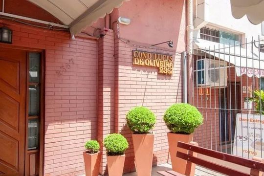 Fachada de apartamento para alugar com 2 quartos, 43m² em Petrópolis, Porto Alegre