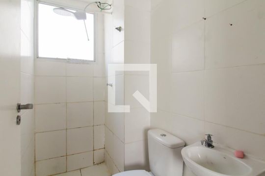 Banheiro de apartamento à venda com 2 quartos, 41m² em Olaria, Canoas