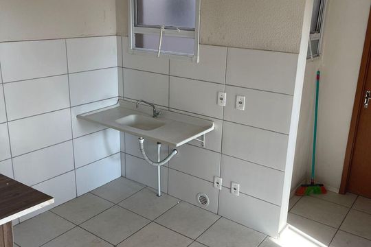 Cozinha  de apartamento para alugar com 2 quartos, 55m² em Fátima, Canoas