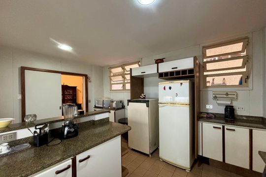 Cozinha de apartamento à venda com 3 quartos, 163m² em Copacabana, Rio de Janeiro