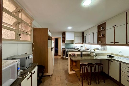 Cozinha  de apartamento à venda com 3 quartos, 163m² em Copacabana, Rio de Janeiro