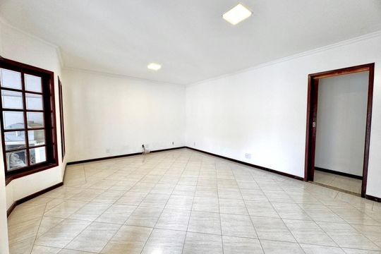 Casa à venda com 4 quartos, 120m² em Vargem Grande, Rio de Janeiro