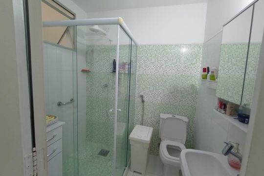 Banheiro de apartamento à venda com 1 quarto, 54m² em Botafogo, Campinas