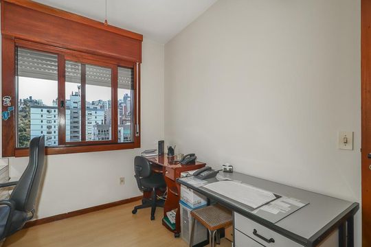 Quarto 2 de apartamento à venda com 3 quartos, 181m² em Petrópolis, Porto Alegre