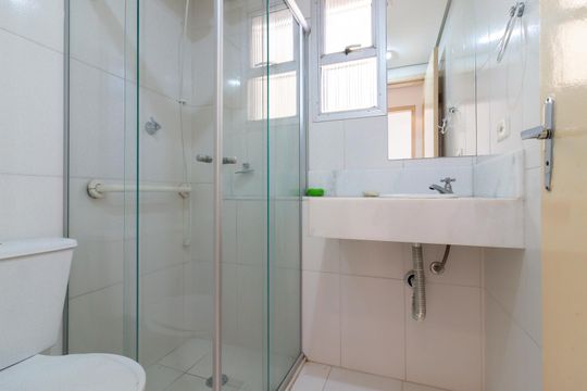 Banheiro de apartamento à venda com 2 quartos, 80m² em Lauzane Paulista, São Paulo