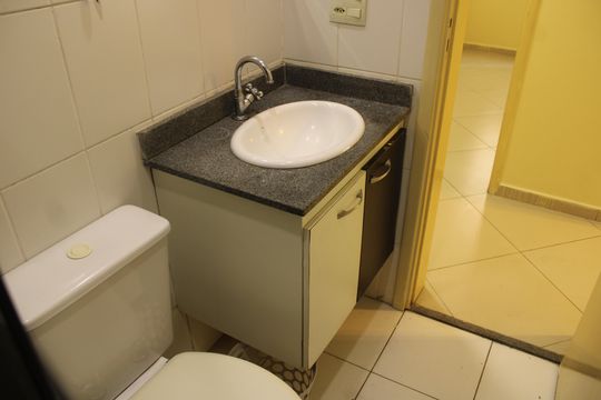 Banheiro de apartamento à venda com 3 quartos, 63m² em Cambuci, São Paulo