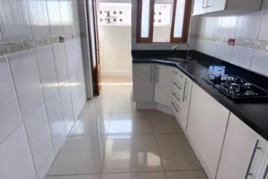 Cozinha de apartamento à venda com 2 quartos, 60m² em Vila Guilhermina, São Paulo