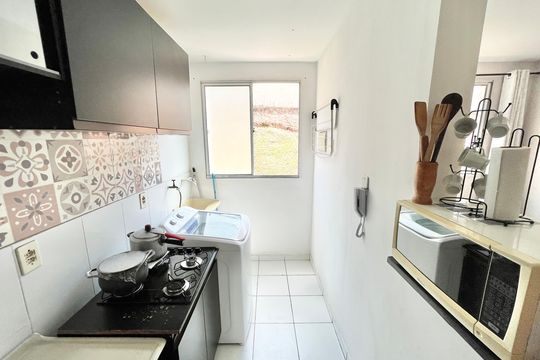 Cozinha de apartamento para alugar com 2 quartos, 45m² em Jaraguá, São Paulo