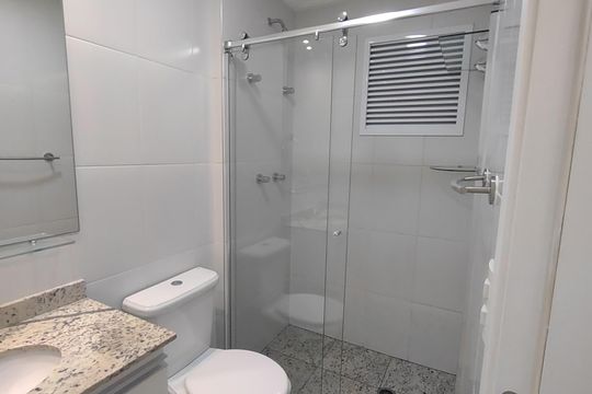 Banheiro da Suíte de apartamento para alugar com 2 quartos, 69m² em Olímpico, São Caetano do Sul