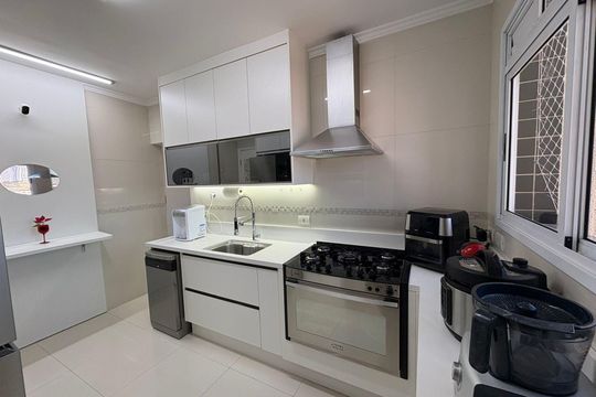 Cozinha de apartamento à venda com 3 quartos, 160m² em Chora Menino, São Paulo