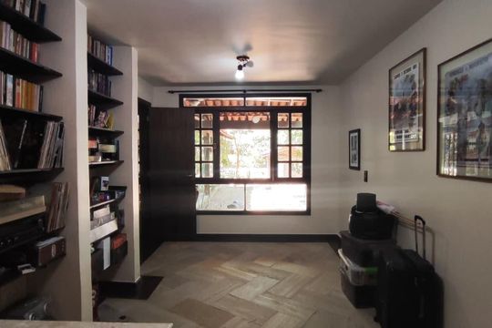 Sala de casa de condomínio para alugar com 4 quartos, 267m² em Várzea das Moças, Niterói