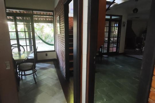 Sala de casa de condomínio para alugar com 4 quartos, 267m² em Várzea das Moças, Niterói