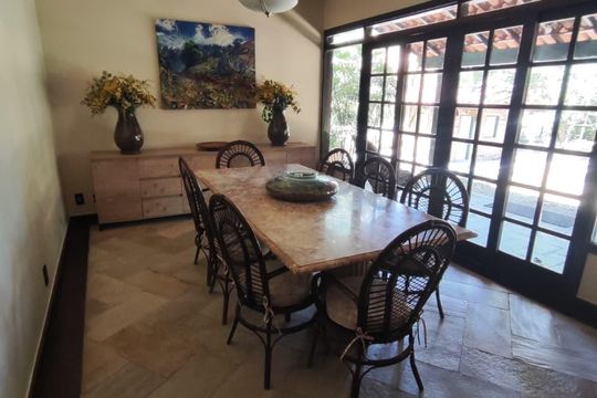 Sala de casa de condomínio para alugar com 4 quartos, 267m² em Várzea das Moças, Niterói
