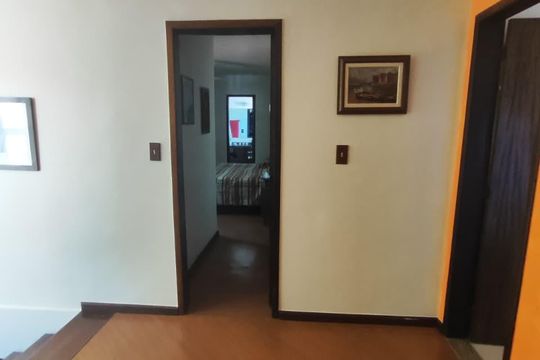 Sala de casa de condomínio para alugar com 4 quartos, 267m² em Várzea das Moças, Niterói