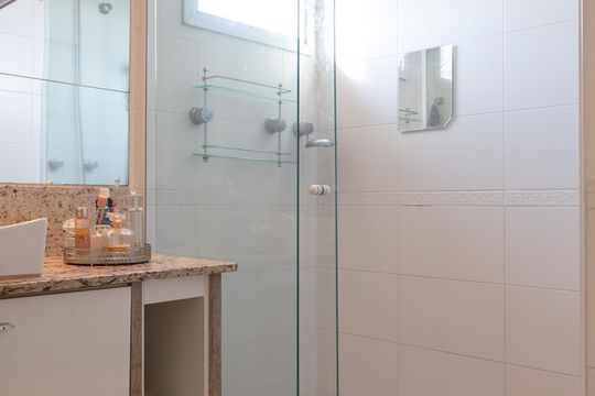 Banheiro do Quarto 1 suíte de apartamento à venda com 3 quartos, 124m² em Centro, Guarulhos