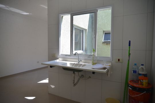 Cozinha de apartamento à venda com 2 quartos, 88m² em Jardim Silvana, Santo André