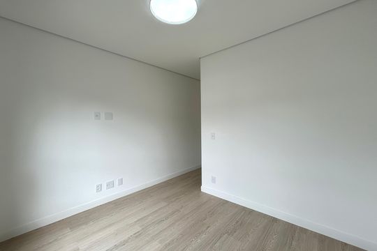 Suíte 1 de apartamento para alugar com 2 quartos, 85m² em Centro, Florianópolis