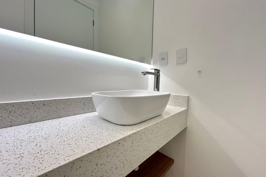 Lavabo de apartamento para alugar com 2 quartos, 85m² em Centro, Florianópolis