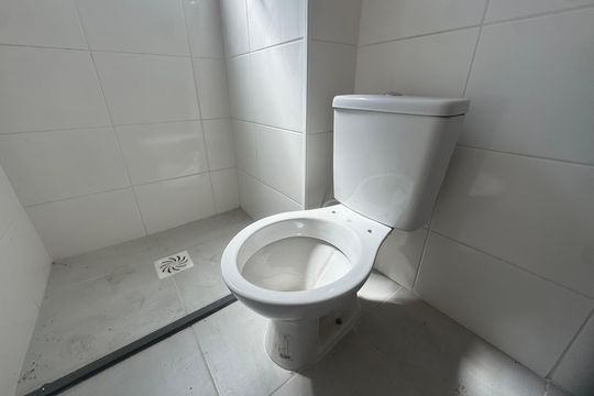 Banheiro de apartamento para alugar com 2 quartos, 38m² em Jardim Hanna, Guarulhos