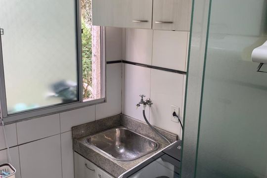 Área de serviço de apartamento à venda com 2 quartos, 44m² em Jardim Santa Teresinha, São Paulo