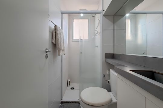 Banheiro de apartamento à venda com 2 quartos, 40m² em Cambuci, São Paulo