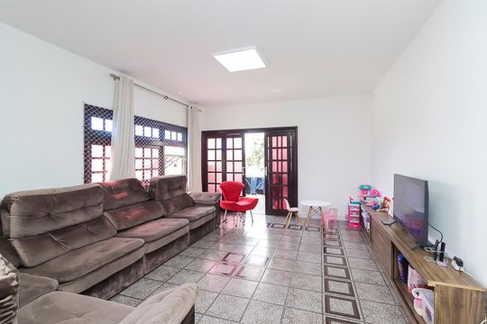 Sala de Estar de casa à venda com 5 quartos, 672m² em Cidade Líder, São Paulo