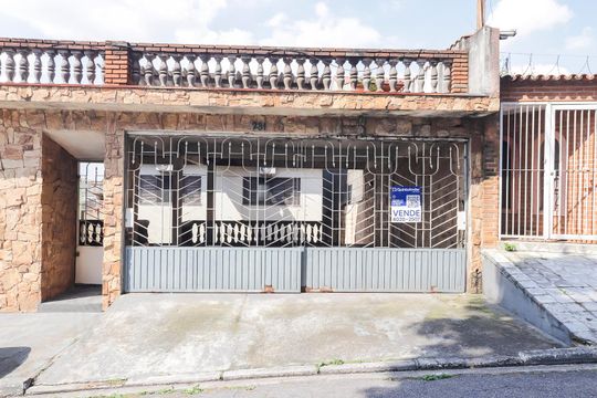 Fachada de casa à venda com 5 quartos, 672m² em Cidade Líder, São Paulo