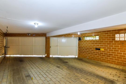 Garagem de casa à venda com 2 quartos, 190m² em Vila Rosalia, Guarulhos