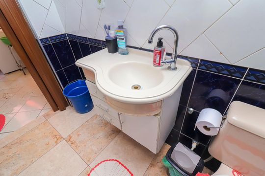 Banheiro de apartamento para alugar com 2 quartos, 34m² em Conjunto Habitacional Barro Branco I, São Paulo