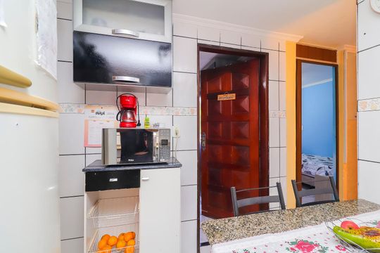 Cozinha de apartamento para alugar com 2 quartos, 34m² em Conjunto Habitacional Barro Branco I, São Paulo