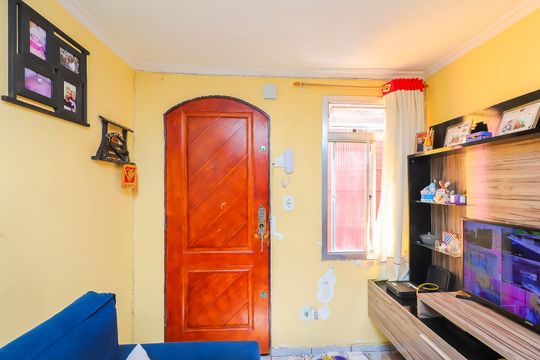 Sala de apartamento para alugar com 2 quartos, 34m² em Conjunto Habitacional Barro Branco I, São Paulo