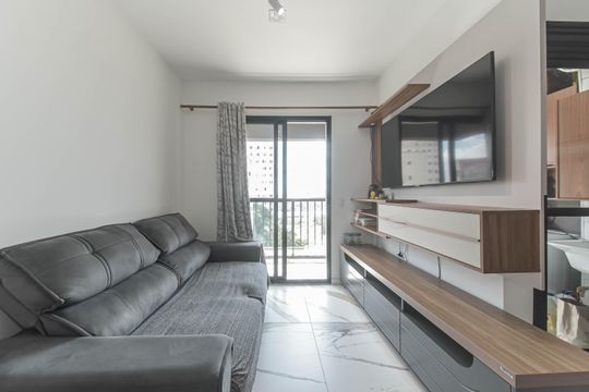 Sala de apartamento para alugar com 2 quartos, 43m² em Parque Maria Helena, São Paulo