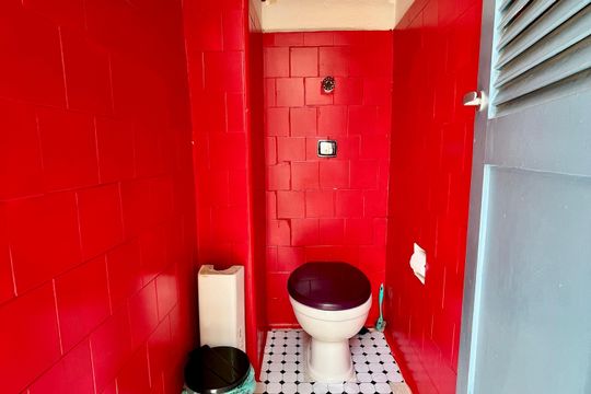 Banheiro de serviço 2 de apartamento à venda com 4 quartos, 130m² em Copacabana, Rio de Janeiro