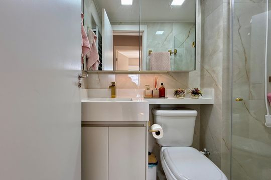 Banheiro  de apartamento à venda com 2 quartos, 37m² em Jardim São Luís, São Paulo