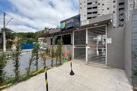 Fachada  de apartamento à venda com 2 quartos, 37m² em Jardim São Luís, São Paulo
