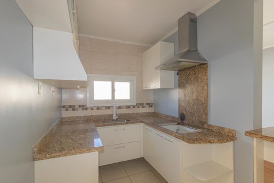 Cozinha de casa de condomínio à venda com 3 quartos, 124m² em Olaria, Canoas