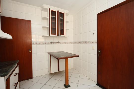 cozinha de casa à venda com 3 quartos, 151m² em Jardim Monte Alegre, Taboão da Serra