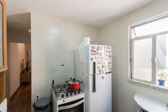 Cozinha e Área de Serviço de apartamento para alugar com 2 quartos, 60m² em Grajaú, Rio de Janeiro